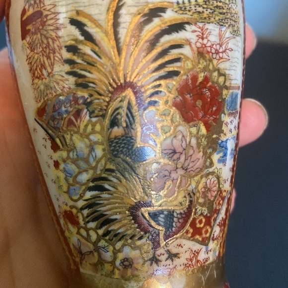 Vintage Miniature ceramic Chinese Vase urn oriental style hand painted. Gold. - Picture 8 of 12